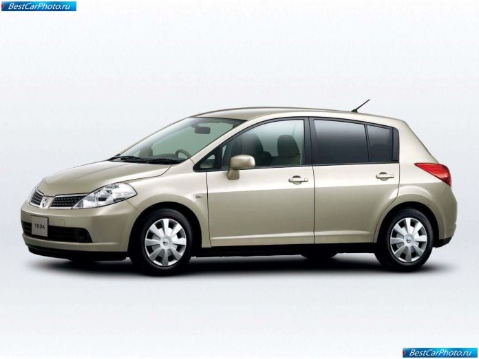 2004 Nissan Tiida - фотография 10 из 29