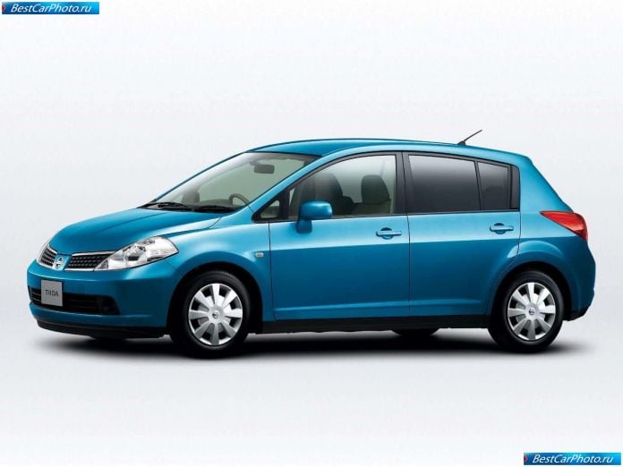 2004 Nissan Tiida - фотография 11 из 29