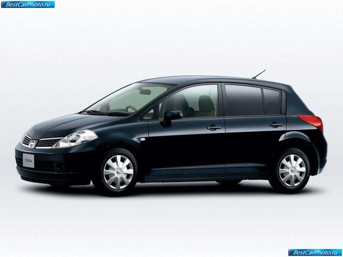 2004 Nissan Tiida - фотография 12 из 29