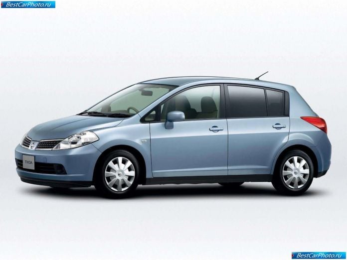 2004 Nissan Tiida - фотография 14 из 29