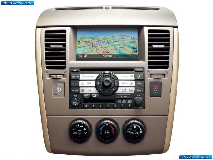 2004 Nissan Tiida - фотография 21 из 29 2004 Nissan Tiida - фотография 21 из 29