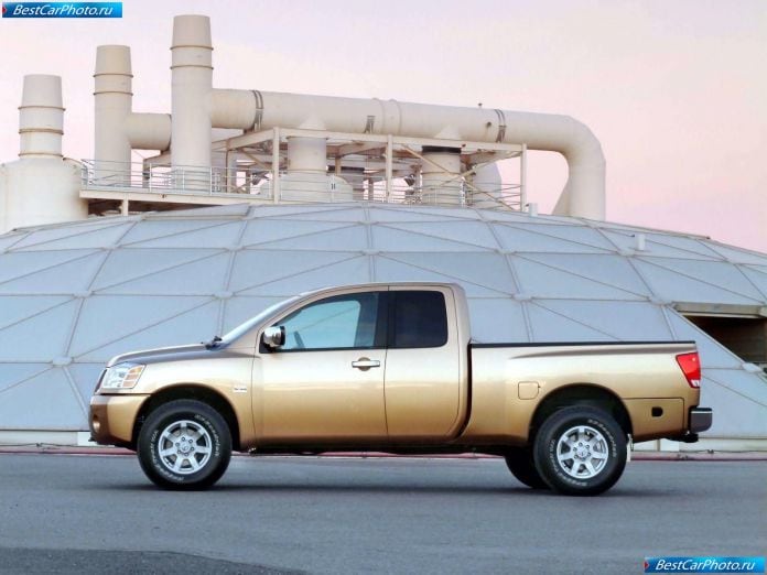 2004 Nissan Titan - фотография 17 из 44