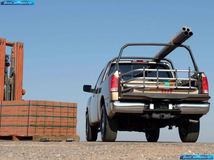 2004 Nissan Titan - фотография 21 из 44