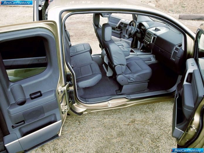 2004 Nissan Titan - фотография 30 из 44