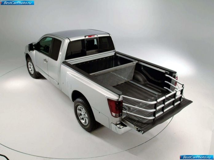 2004 Nissan Titan - фотография 39 из 44