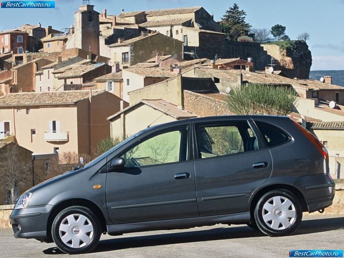 2005 Nissan Almera Tino - фотография 4 из 14