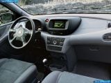 nissan_2005-almera_tino_1600x1200_008.jpg
