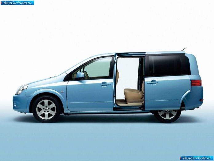 2005 Nissan Lafesta - фотография 22 из 31