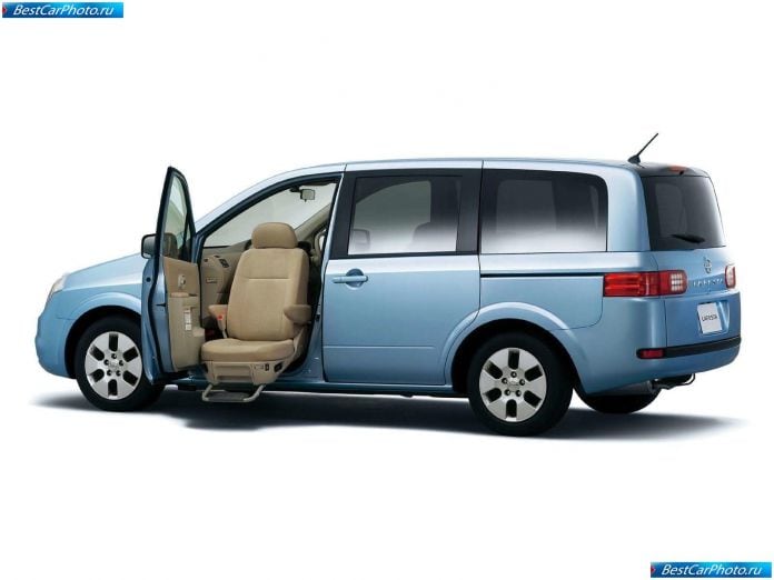 2005 Nissan Lafesta - фотография 25 из 31