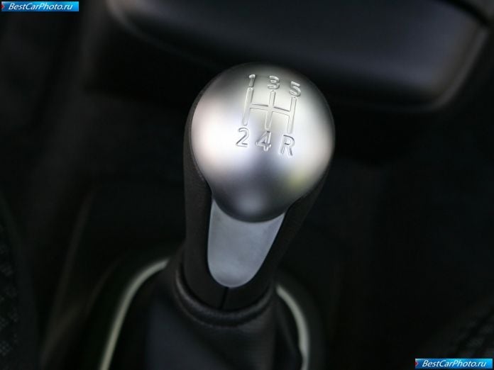 2005 Nissan Micra 160sr - фотография 9 из 11