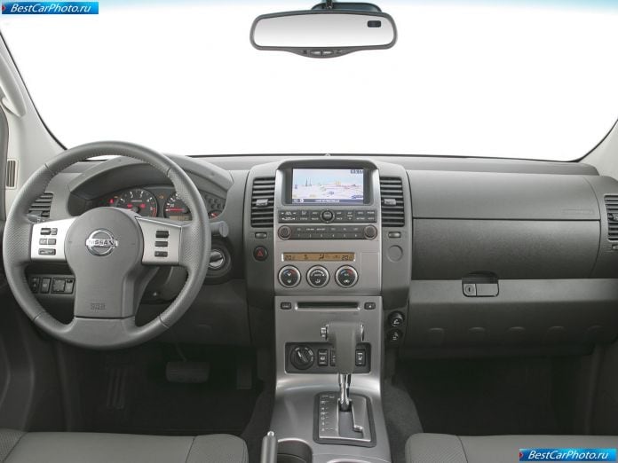 2005 Nissan Navara - фотография 20 из 37