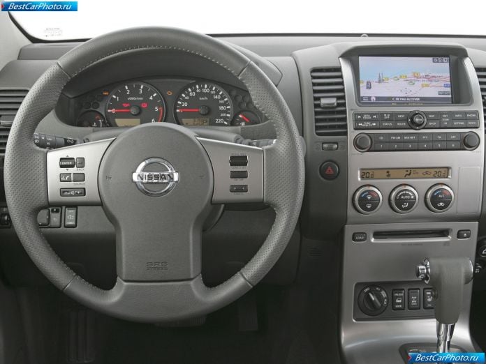 2005 Nissan Navara - фотография 22 из 37