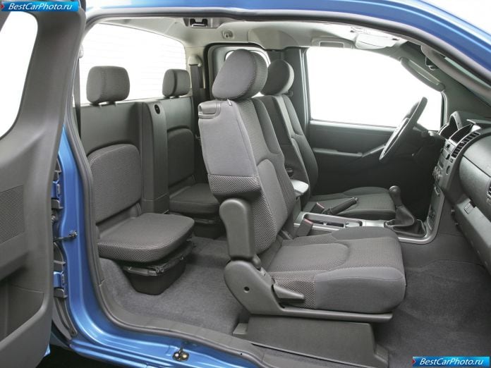 2005 Nissan Navara - фотография 23 из 37