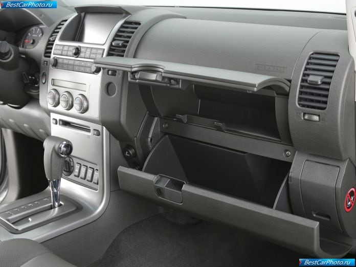 2005 Nissan Navara - фотография 30 из 37