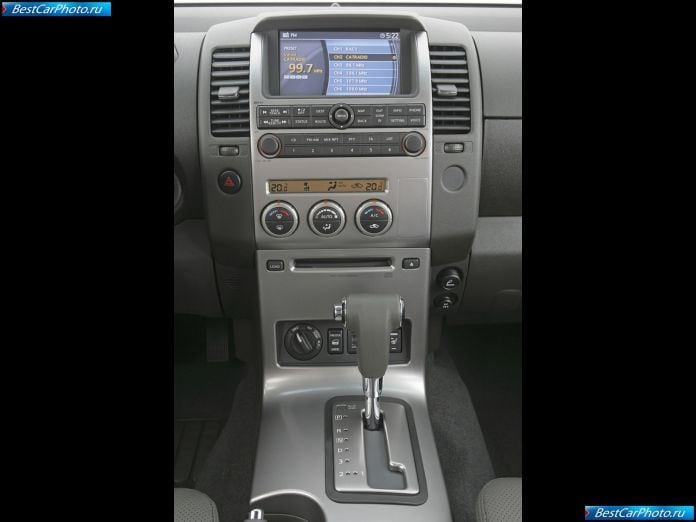 2005 Nissan Navara - фотография 31 из 37