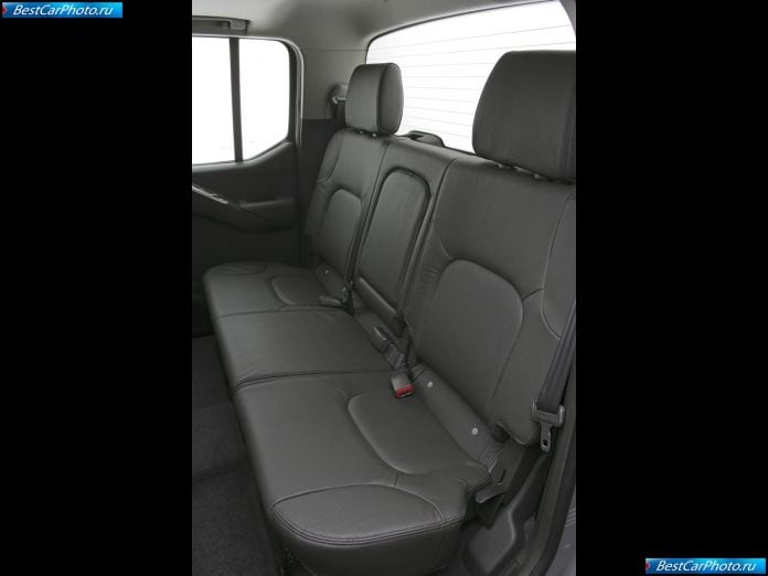 2005 Nissan Navara - фотография 33 из 37
