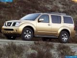 nissan_2005-pathfinder_1600x1200_008.jpg