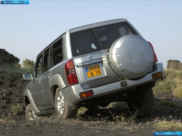 2005 Nissan Patrol - фотография 9 из 18
