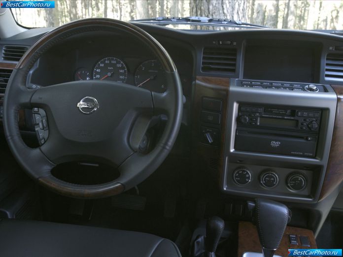 2005 Nissan Patrol - фотография 10 из 18
