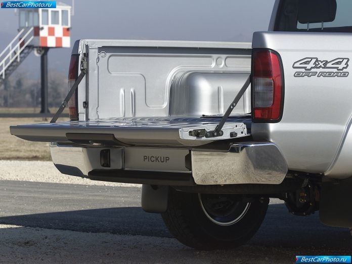 2005 Nissan Pickup - фотография 12 из 12 2005 Nissan Pickup - фотография 12 из 12