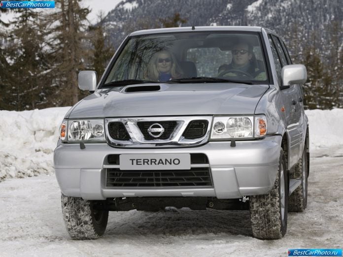 2005 Nissan Terrano - фотография 4 из 14
