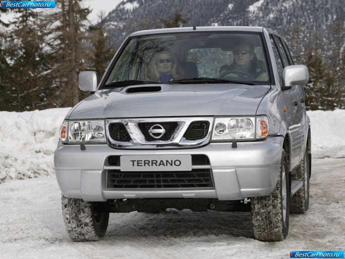2005 Nissan Terrano - фотография 4 из 14 2005 Nissan Terrano - фотография 4 из 14