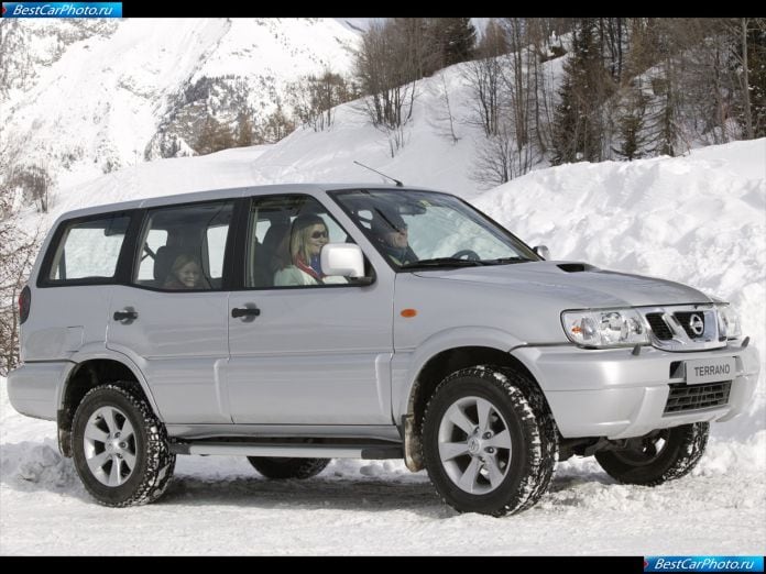2005 Nissan Terrano - фотография 8 из 14 2005 Nissan Terrano - фотография 8 из 14