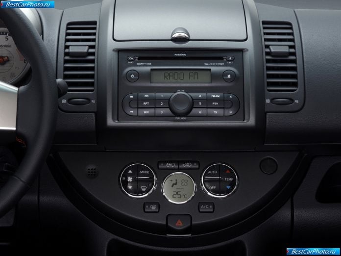 2006 Nissan Note - фотография 13 из 22 2006 Nissan Note - фотография 13 из 22