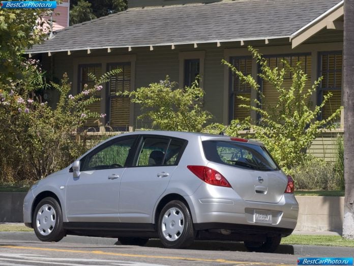 2007 Nissan Versa Hatchback - фотография 9 из 19 2007 Nissan Versa Hatchback - фотография 9 из 19
