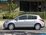 nissan_2007-versa_hatchback_1600x1200_011.jpg