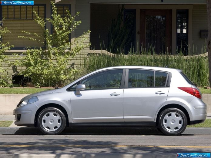 2007 Nissan Versa Hatchback - фотография 11 из 19 2007 Nissan Versa Hatchback - фотография 11 из 19