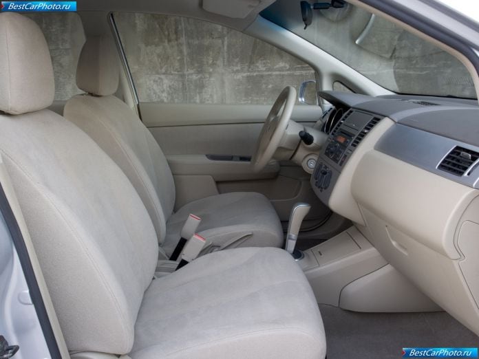 2007 Nissan Versa Hatchback - фотография 15 из 19 2007 Nissan Versa Hatchback - фотография 15 из 19