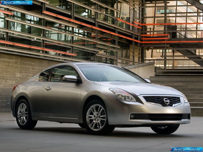 2008 Nissan Altima Coupe - фотография 1 из 17