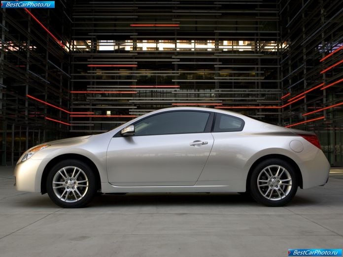 2008 Nissan Altima Coupe - фотография 3 из 17
