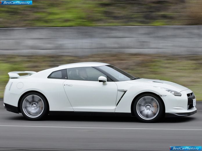 2008 Nissan Gt-r - фотография 15 из 56