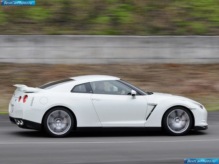 2008 Nissan Gt-r - фотография 16 из 56 2008 Nissan Gt-r - фотография 16 из 56