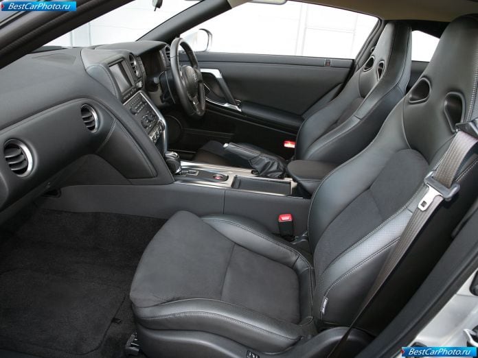 2008 Nissan Gt-r - фотография 34 из 56 2008 Nissan Gt-r - фотография 34 из 56