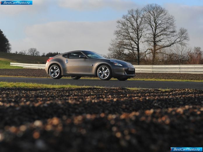 2009 Nissan 370z - фотография 23 из 99