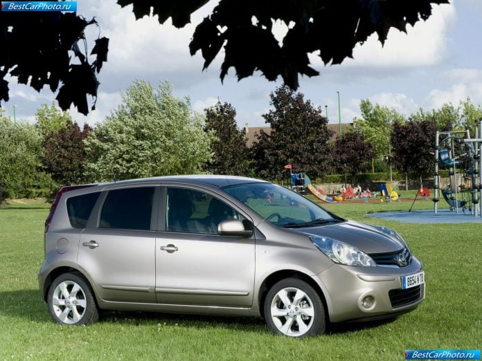 2009 Nissan Note - фотография 4 из 30 2009 Nissan Note - фотография 4 из 30