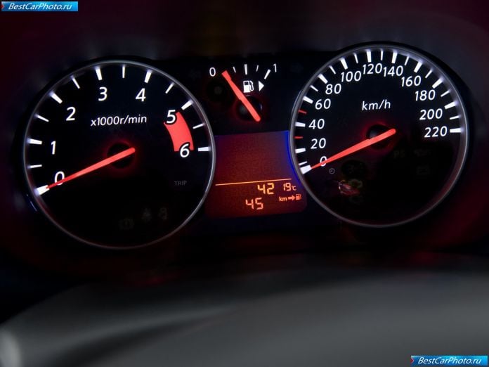 2009 Nissan Note - фотография 17 из 30 2009 Nissan Note - фотография 17 из 30