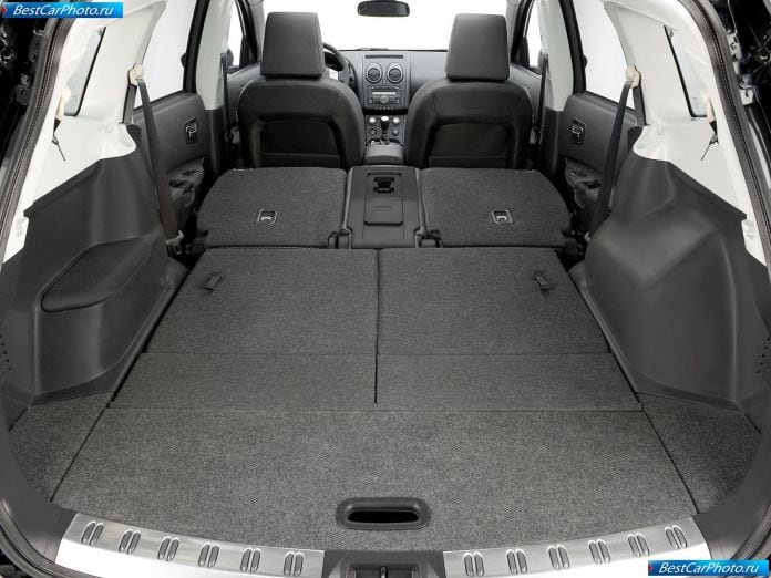2009 Nissan Qashqai+2 - фотография 23 из 30