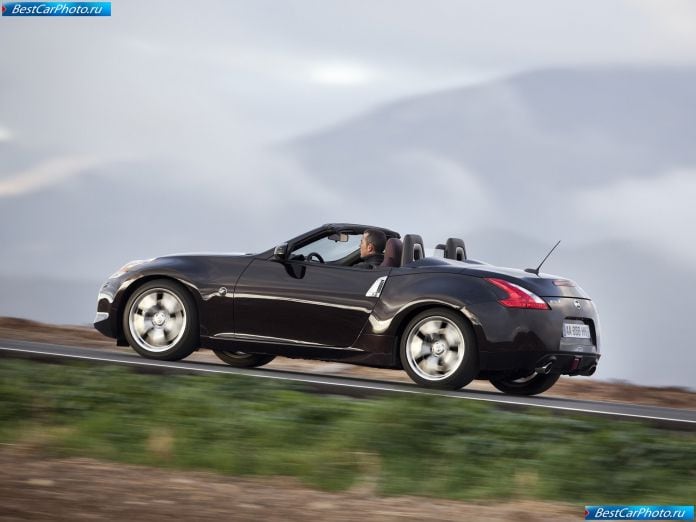 2010 Nissan 370z Roadster - фотография 31 из 92 2010 Nissan 370z Roadster - фотография 31 из 92