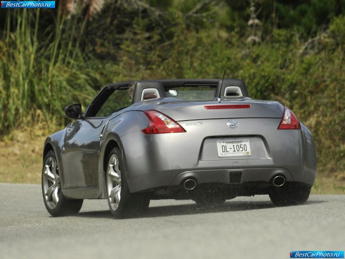 2010 Nissan 370z Roadster - фотография 32 из 92 2010 Nissan 370z Roadster - фотография 32 из 92