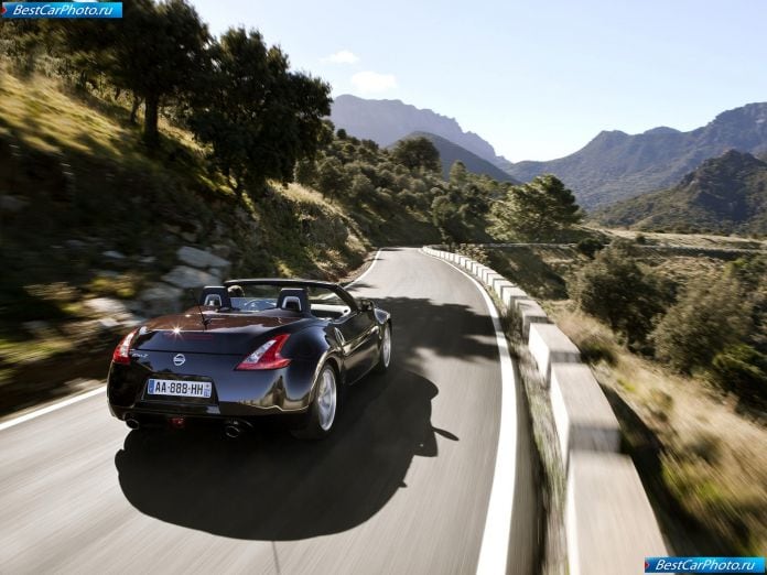 2010 Nissan 370z Roadster - фотография 37 из 92 2010 Nissan 370z Roadster - фотография 37 из 92