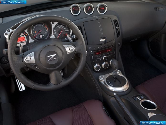 2010 Nissan 370z Roadster - фотография 58 из 92 2010 Nissan 370z Roadster - фотография 58 из 92