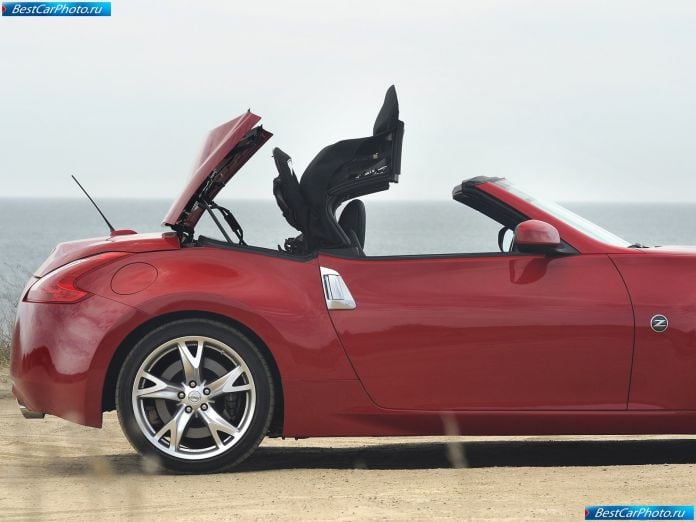 2010 Nissan 370z Roadster - фотография 80 из 92 2010 Nissan 370z Roadster - фотография 80 из 92