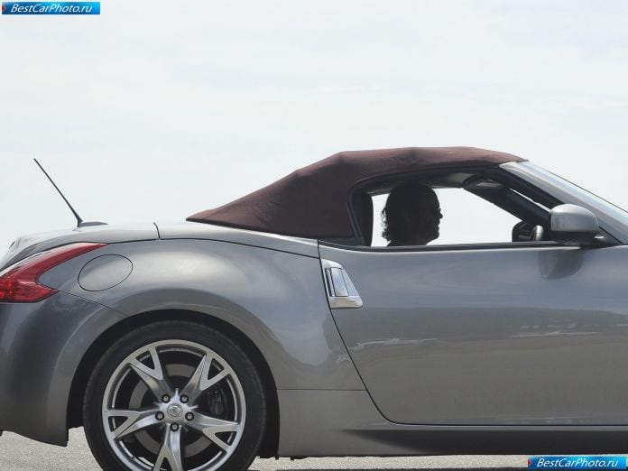 2010 Nissan 370z Roadster - фотография 82 из 92 2010 Nissan 370z Roadster - фотография 82 из 92
