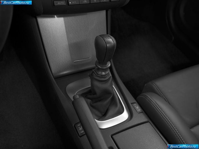 2010 Nissan Altima Coupe - фотография 14 из 23 2010 Nissan Altima Coupe - фотография 14 из 23