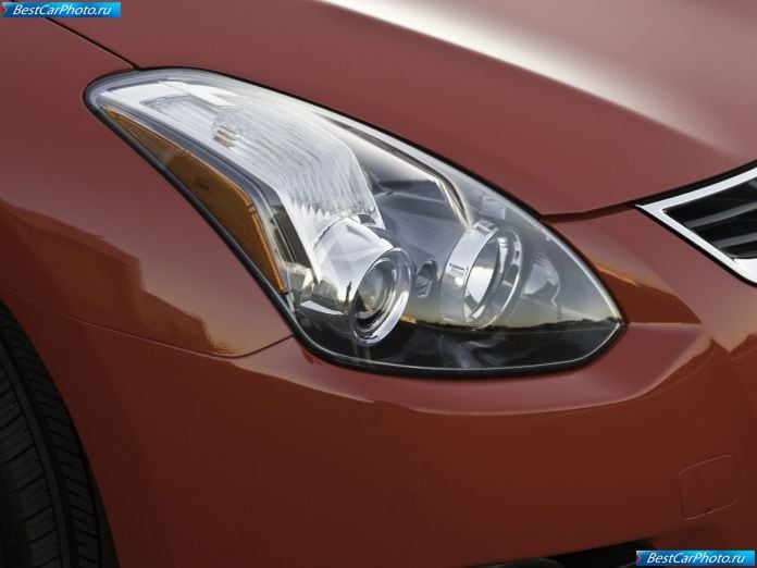 2010 Nissan Altima Coupe - фотография 16 из 23 2010 Nissan Altima Coupe - фотография 16 из 23