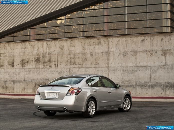 2010 Nissan Altima Sedan - фотография 7 из 50 2010 Nissan Altima Sedan - фотография 7 из 50